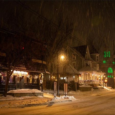 Au Coeur De Saint-Sauveur Bed & Breakfast Exterior foto
