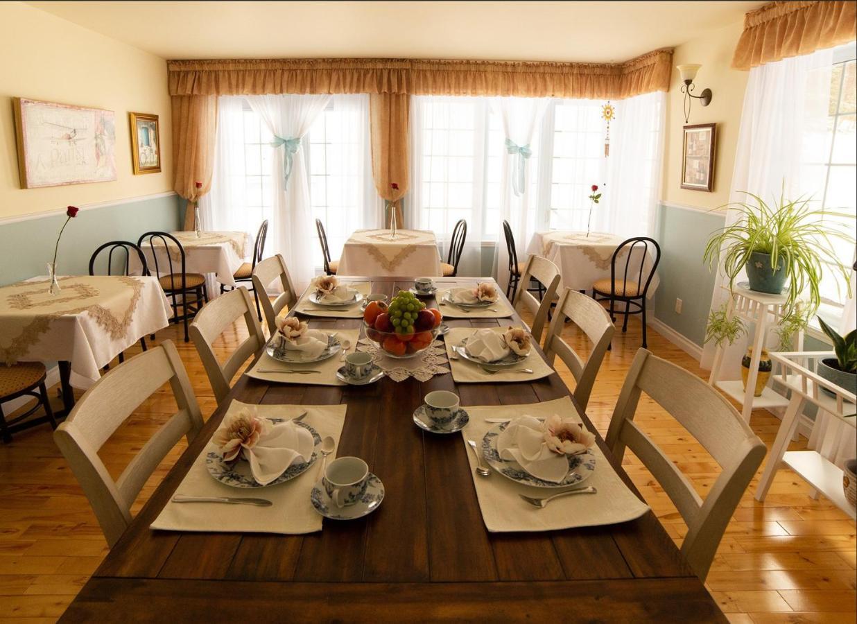 Au Coeur De Saint-Sauveur Bed & Breakfast Exterior foto