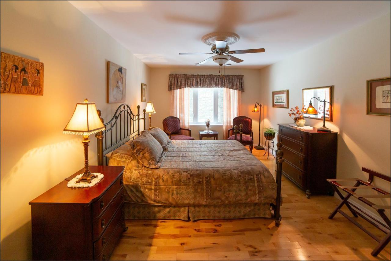 Au Coeur De Saint-Sauveur Bed & Breakfast Exterior foto