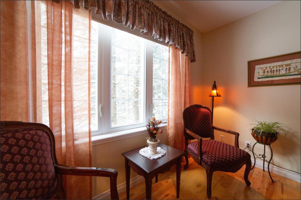 Au Coeur De Saint-Sauveur Bed & Breakfast Exterior foto