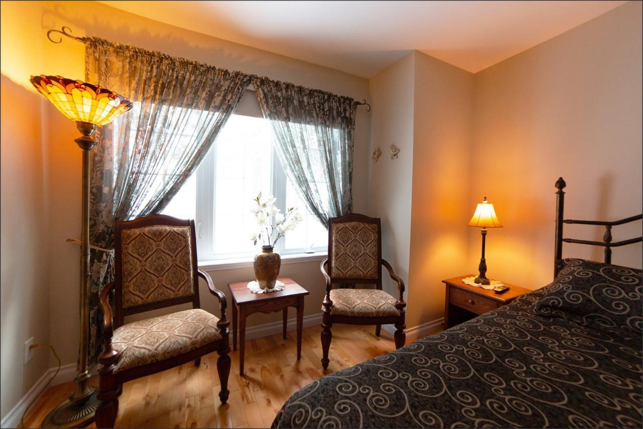 Au Coeur De Saint-Sauveur Bed & Breakfast Exterior foto